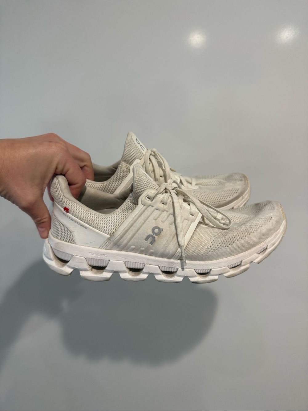 On Cloud Cloudswift Running Sneakers